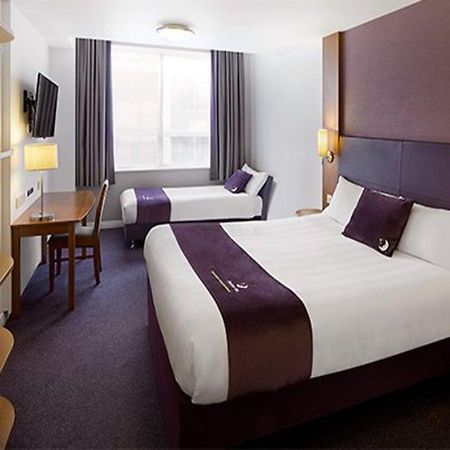 Premier Inn Warrington South Екстер'єр фото