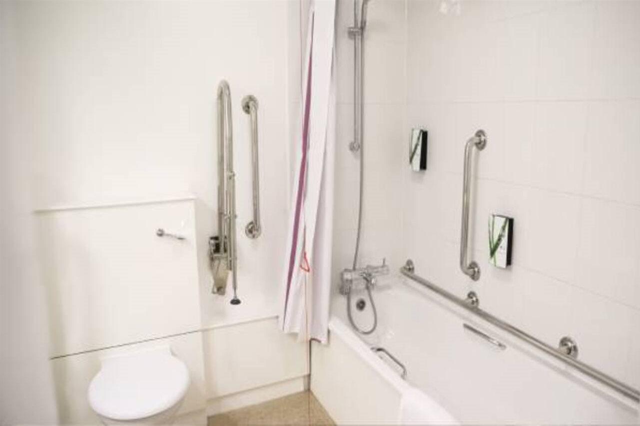 Premier Inn Warrington South Екстер'єр фото