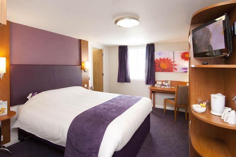 Premier Inn Warrington South Екстер'єр фото