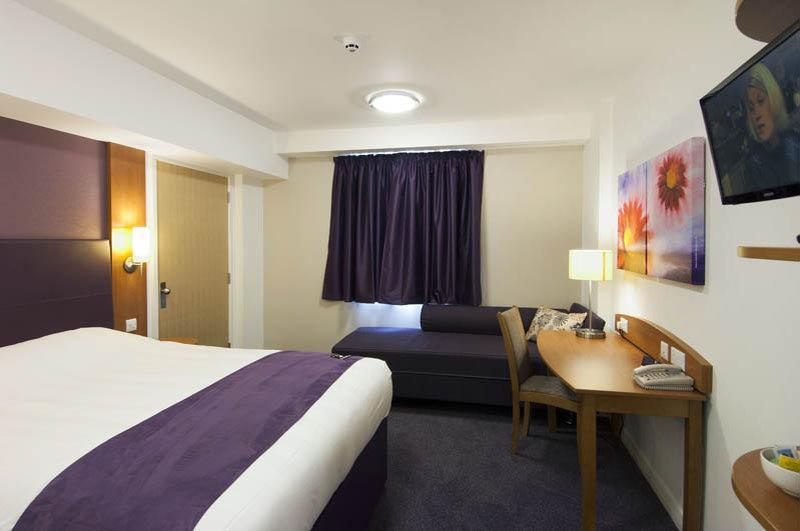 Premier Inn Warrington South Екстер'єр фото